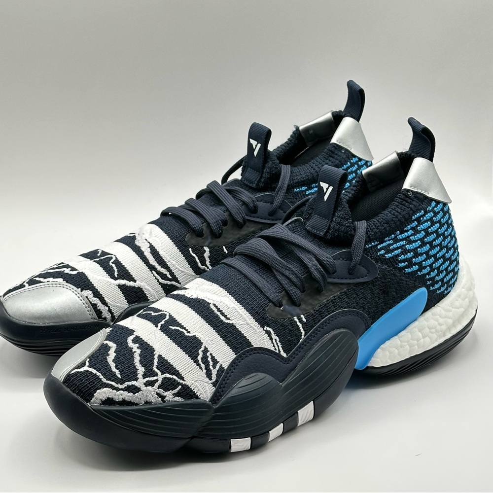 Men’s Adidas Trae Young Basketball Sneakers Blue WhiteSize 11 Sneakers ID2210